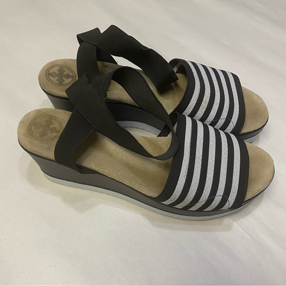 Charleston Shoe Co Womens Palm Stripe Wedge Sandals Size 10 Platform Nautical